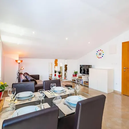 Apartamento Dreamview & Heated Pool At Lucija 1