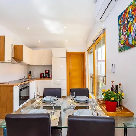 Dreamview & Heated Pool At Lucija 1 Apartment