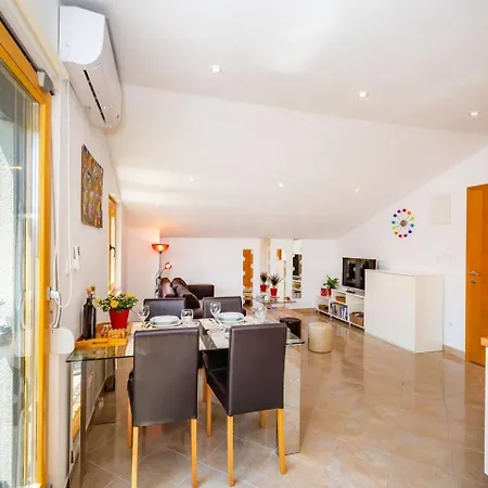 Apartment Dreamview & Heated Pool At Lucija 1 *